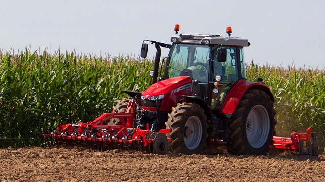 tratores na agricultura