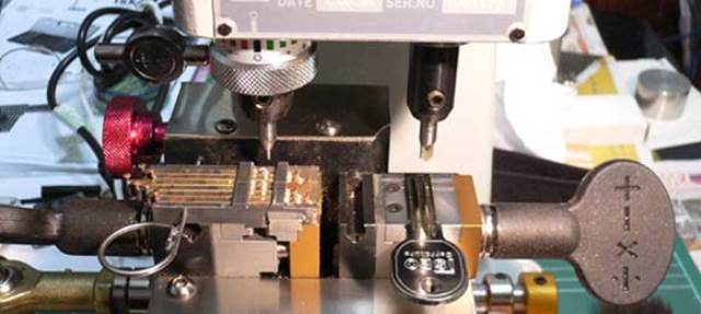 uma-maquina-de-corte-a-laser-funciona-da-mesma-maneira-que-uma-maquina-de-corte-automatica1